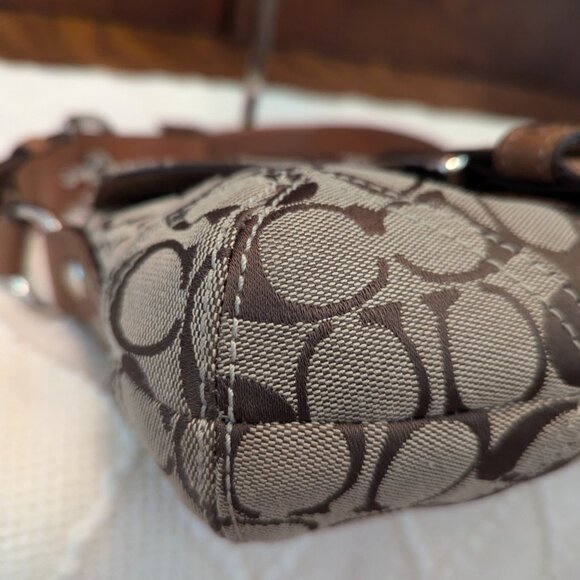 Coach SMALL 11860 Y2K Soho Beige Signature C Canvas & Tan Leather Shoulder Bag - Picture 8 of 11